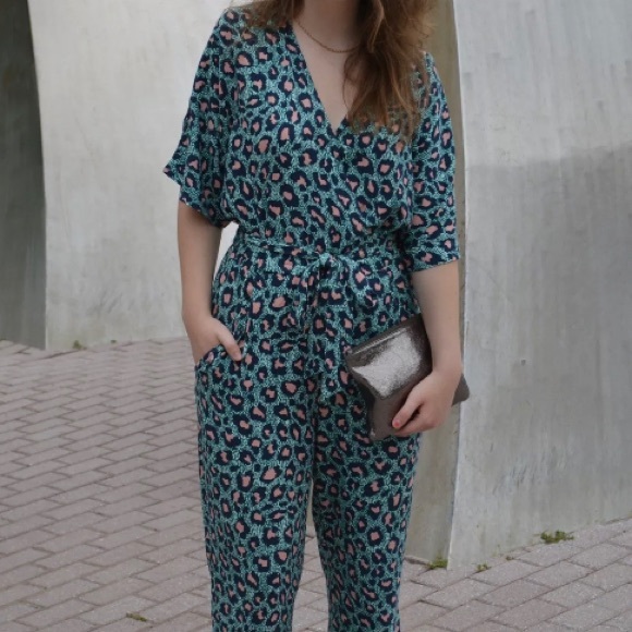 H&M Pants - H&M cheetah print jumpsuit H&M Pants - H&M cheetah print jumpsuit